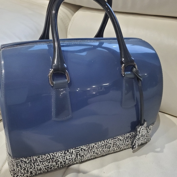 Furla Rubber hand bag with Leather printed base, 30×20cm. - Picture 2 of 9